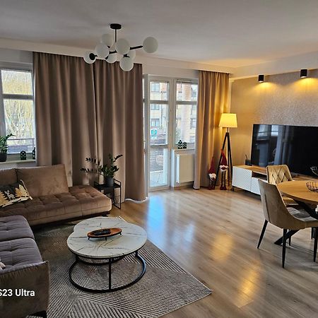 Apartament W Centrum Z Widokiem Na Jeziorko Kętrzyn Exteriör bild