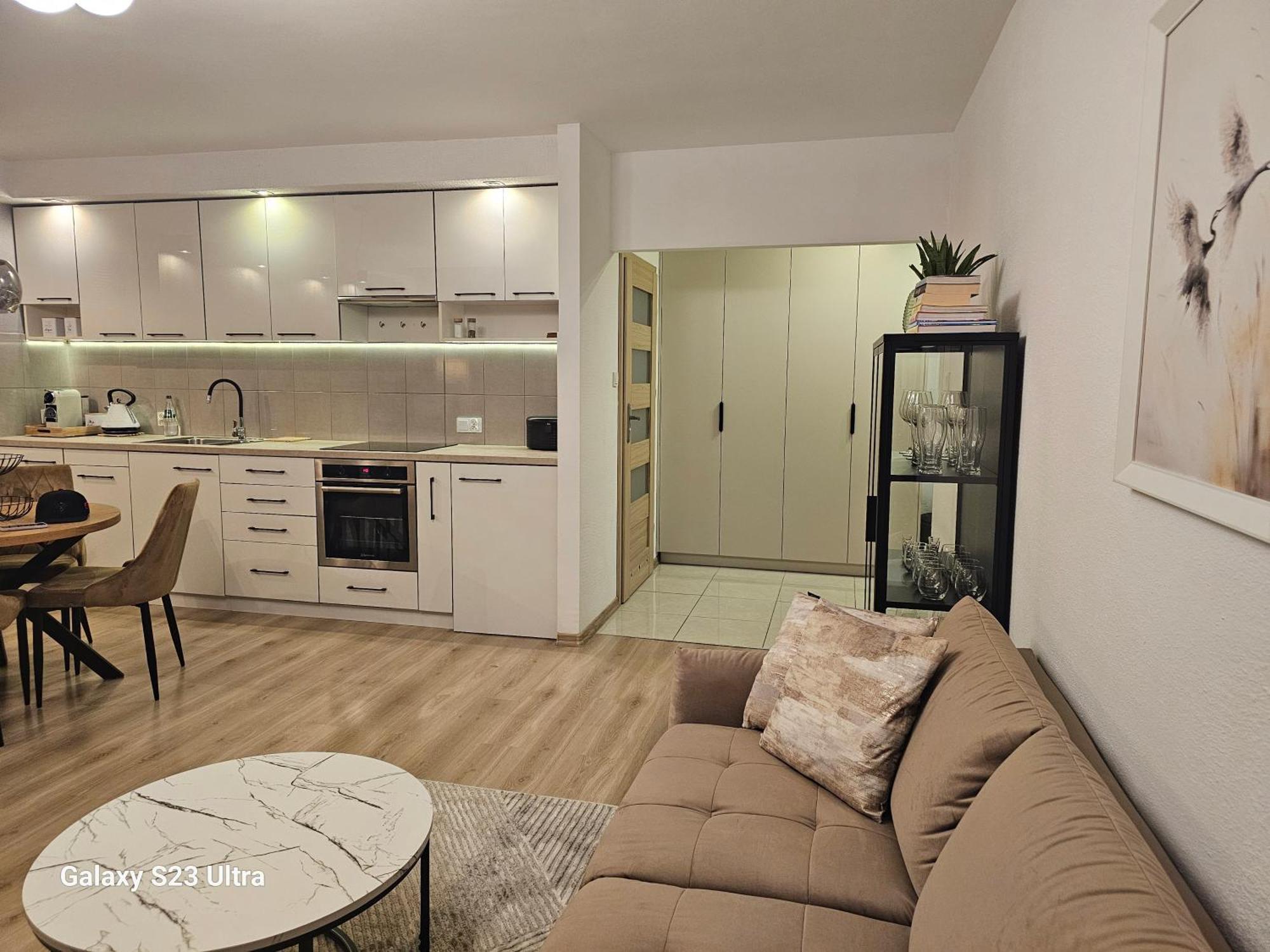 Apartament W Centrum Z Widokiem Na Jeziorko Kętrzyn Exteriör bild