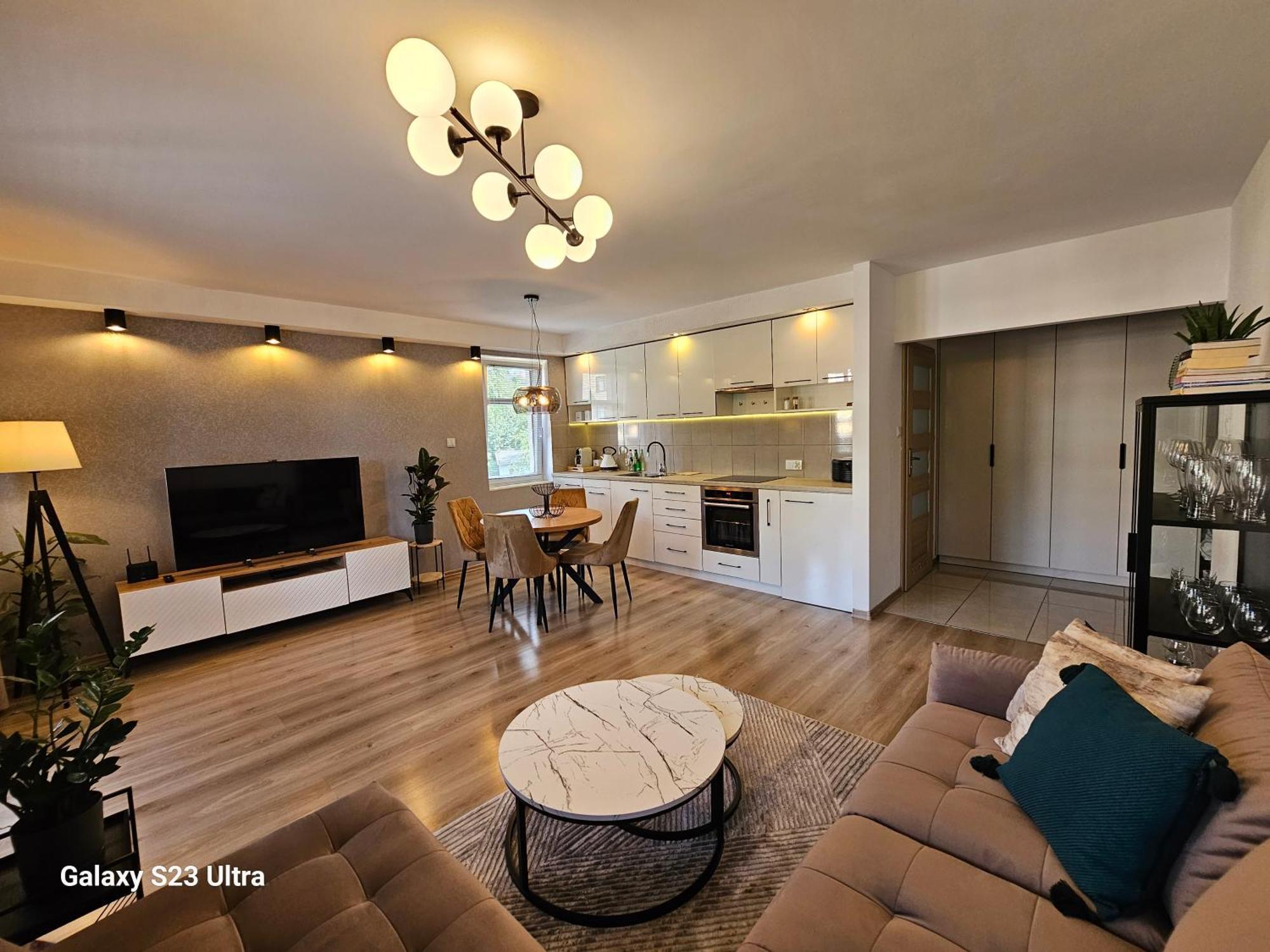 Apartament W Centrum Z Widokiem Na Jeziorko Kętrzyn Exteriör bild