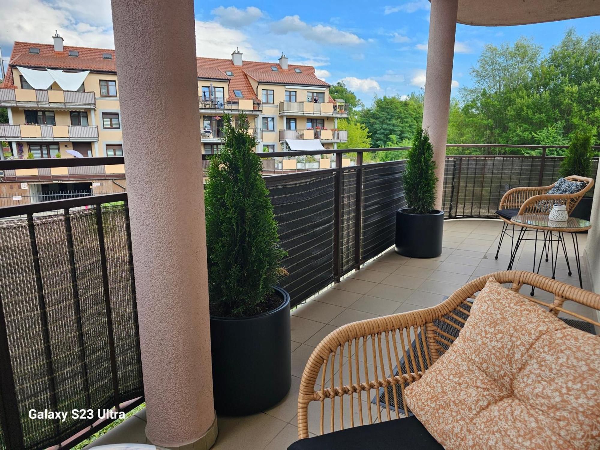 Apartament W Centrum Z Widokiem Na Jeziorko Kętrzyn Exteriör bild