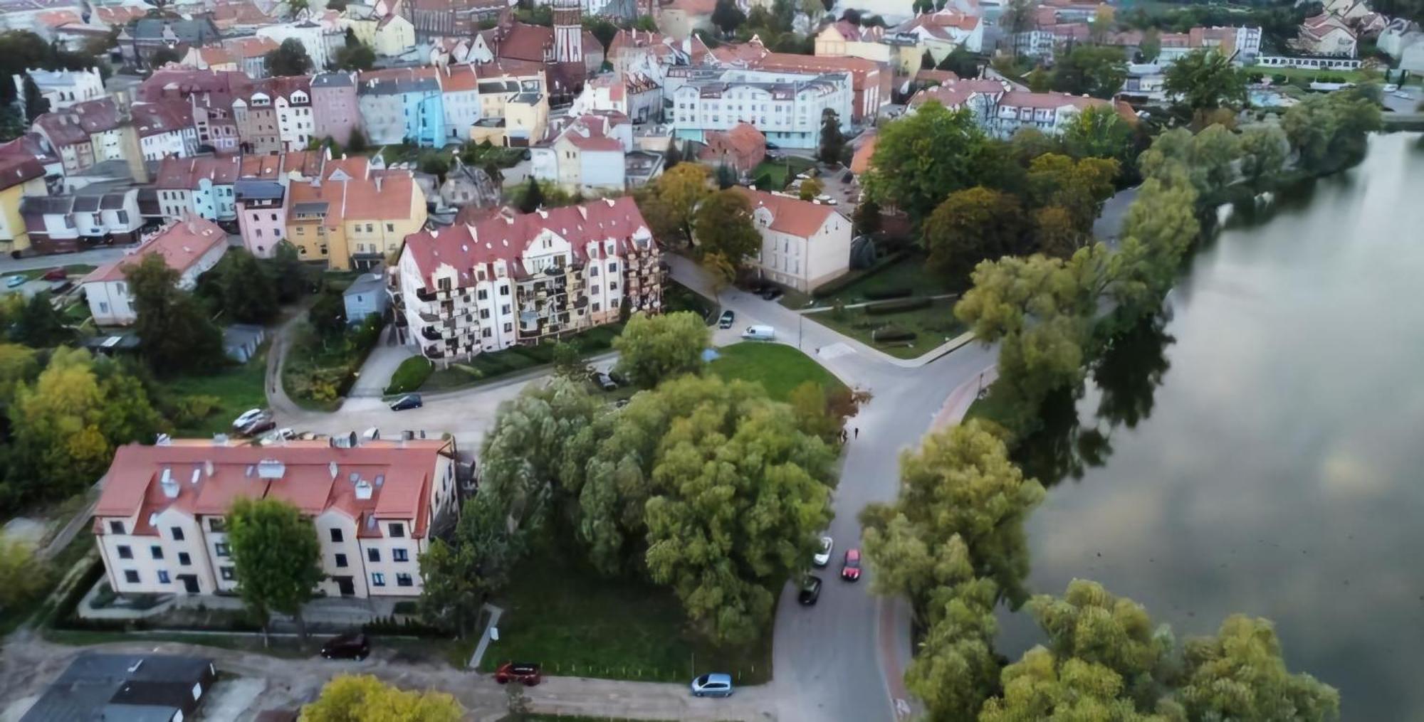 Apartament W Centrum Z Widokiem Na Jeziorko Kętrzyn Exteriör bild