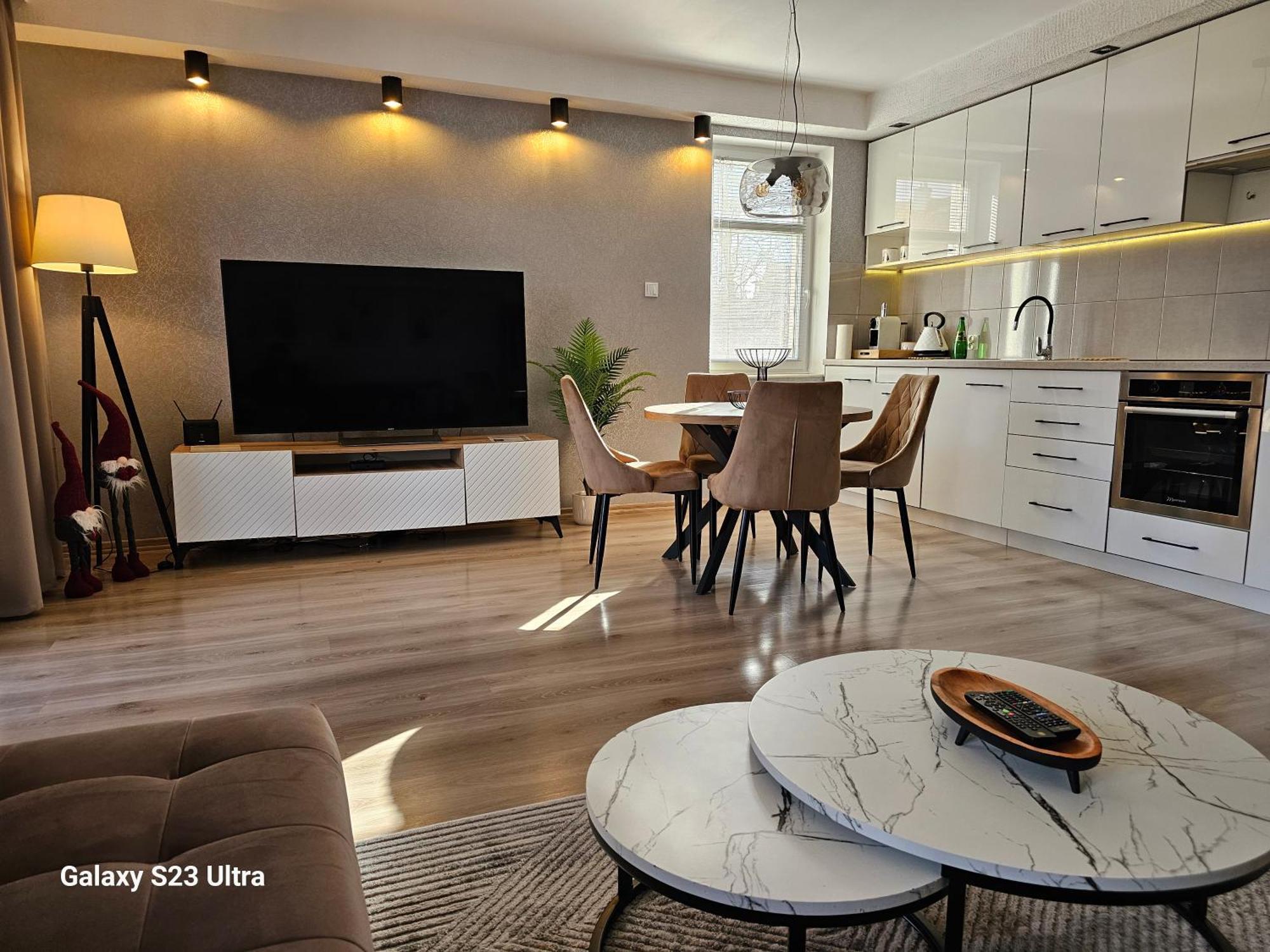 Apartament W Centrum Z Widokiem Na Jeziorko Kętrzyn Exteriör bild